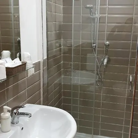 Iriss 住宿加早餐酒店 陶尔米纳